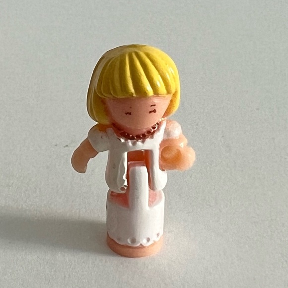 Vintage Polly Pocket Mattel 1996 Sparkle Surprise Wedding Day Locket Trista Doll - Picture 3 of 3